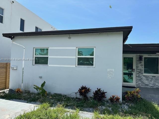 Foto del edificio - 1654 SW 19th St