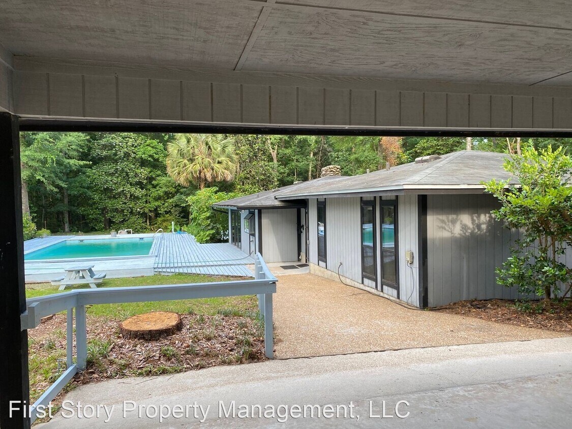 Primary Photo - 4 br, 2 bath House - 548 Maclay Road