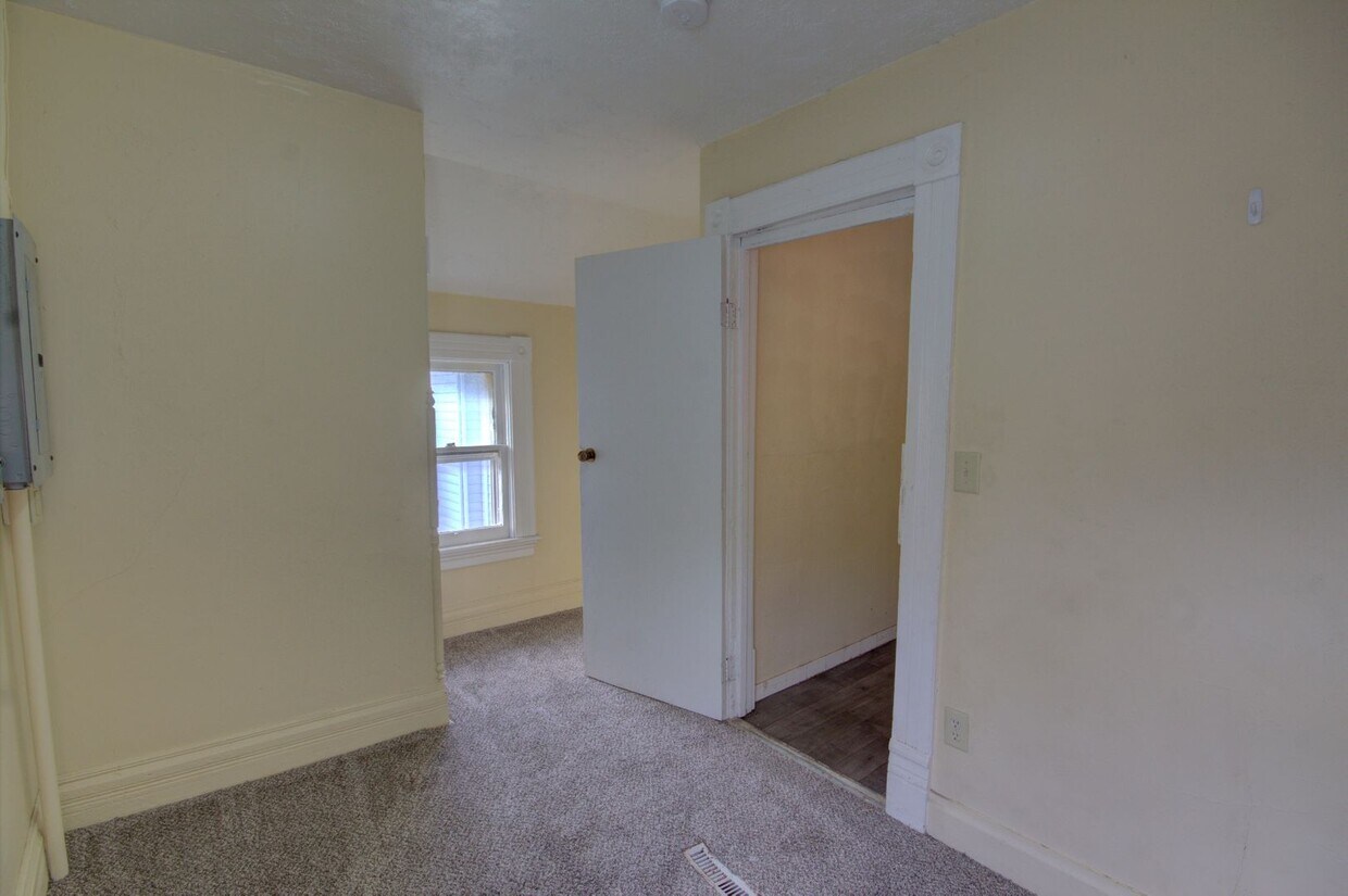 SL SNSROC02 Apartment for Rent in Rock Island, IL