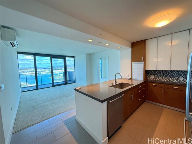 Building Photo - 600 Ala Moana Blvd