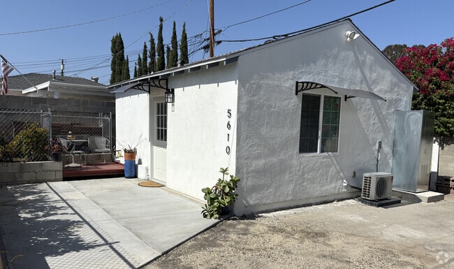 Building Photo - 5614 Riverton Ave