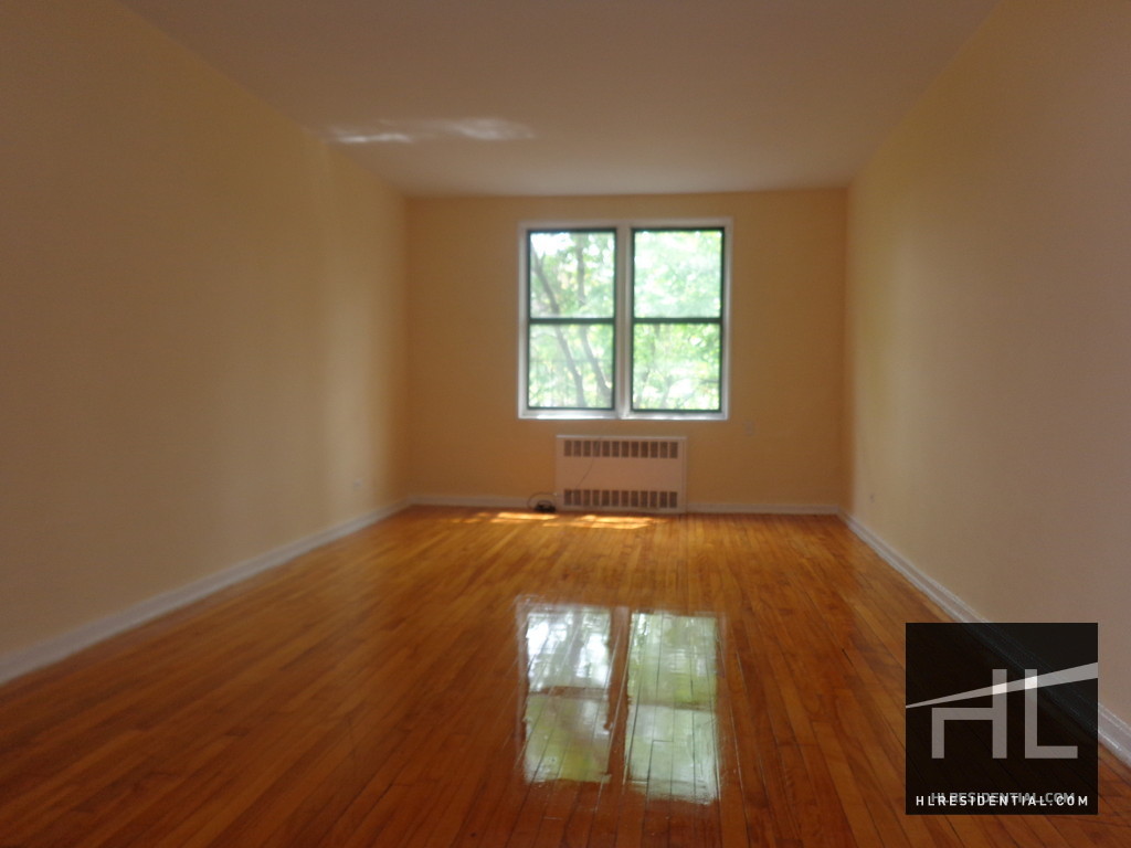 Foto principal - 8620 Park Ln S