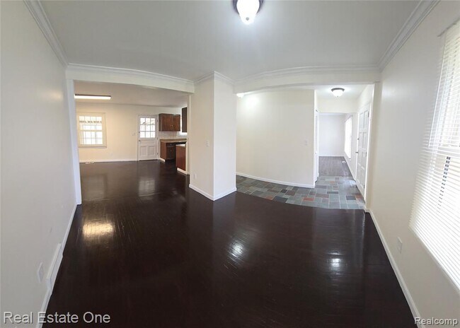 Foto del edificio - 25825 Sierra Dr