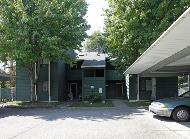 Exterior Parking - Maple View Apartments