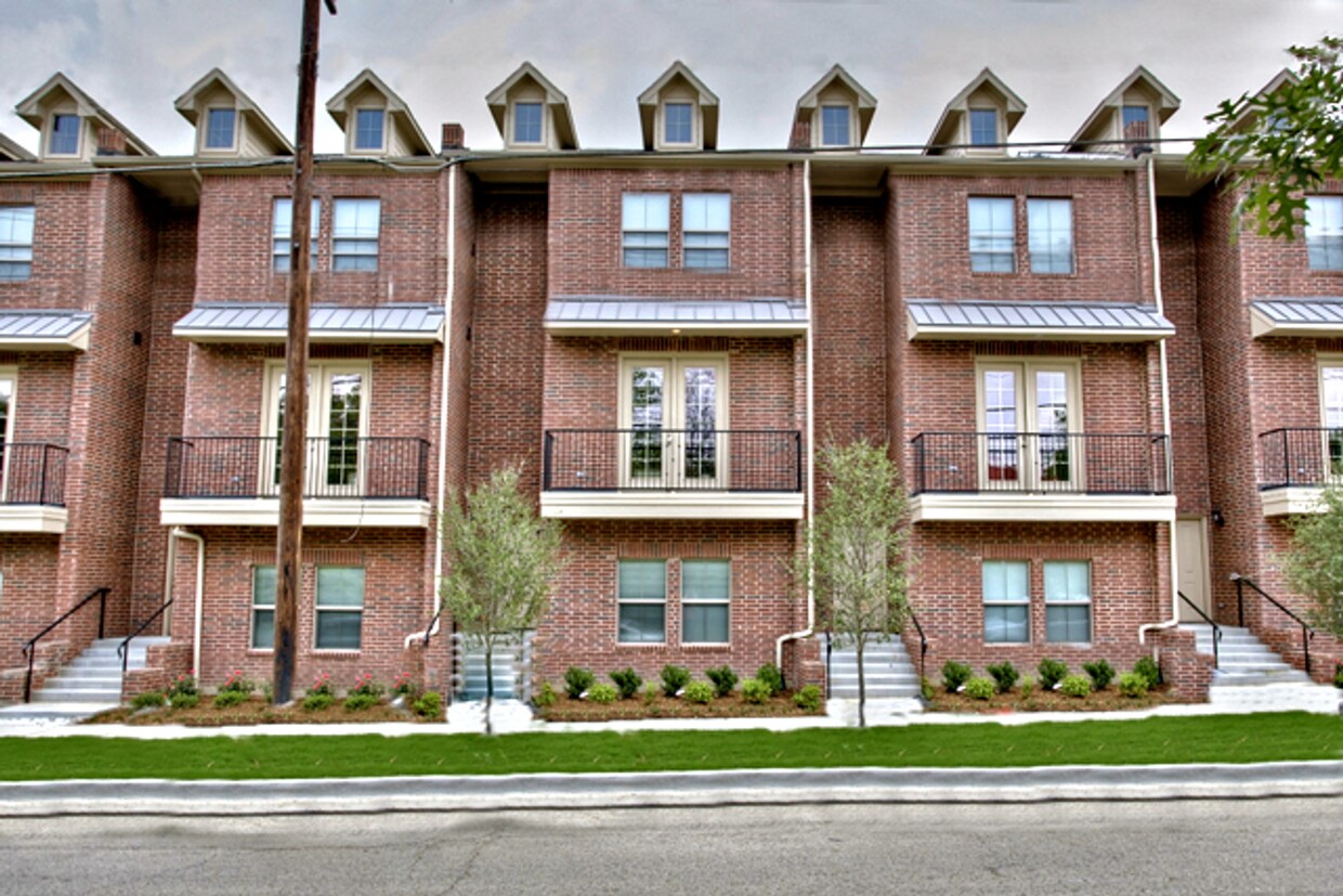 Foto principal - Miyama Cantey Townhomes 2816