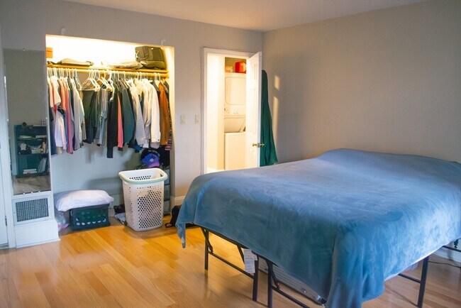 Foto del edificio - 570 Massachusetts Ave