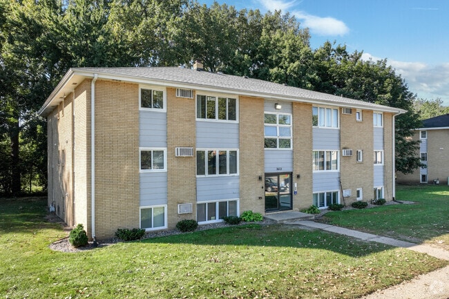 Building Photo - Oria Lakeview