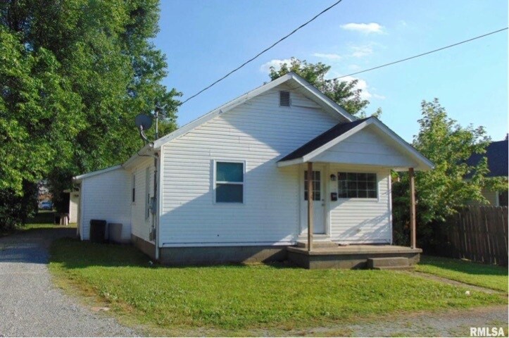 Primary Photo - 504 E Hill St