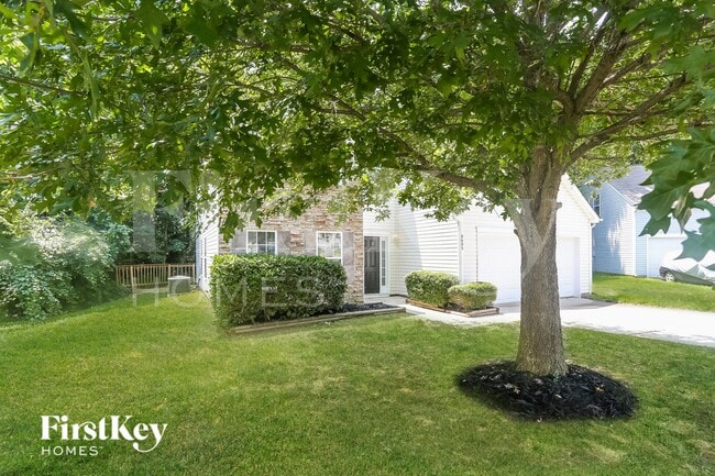 Building Photo - 8605 Royal Bluff Dr