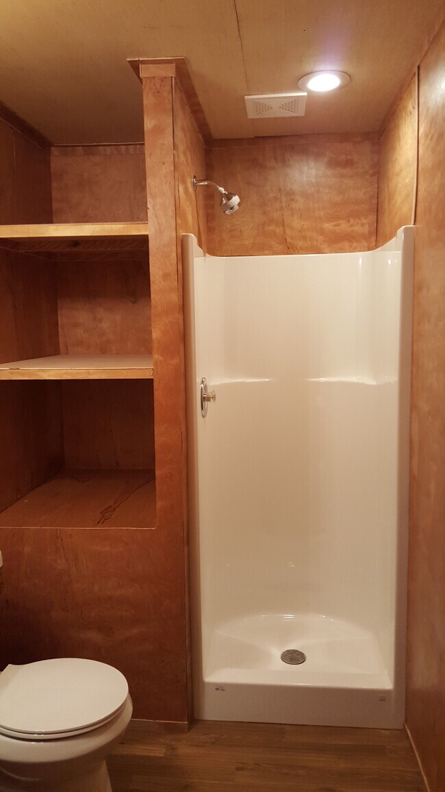 Shower - 4182 FLOYD JOHNSTON RD