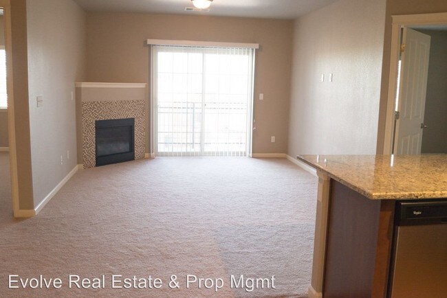 Building Photo - 725 Elmhurst Dr