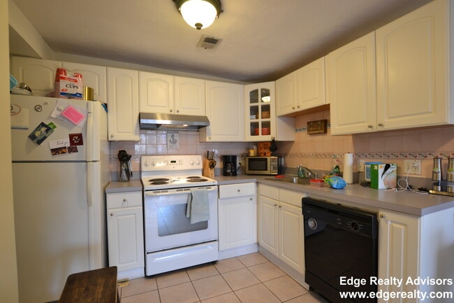 Photo - 361 Faneuil St Apartment