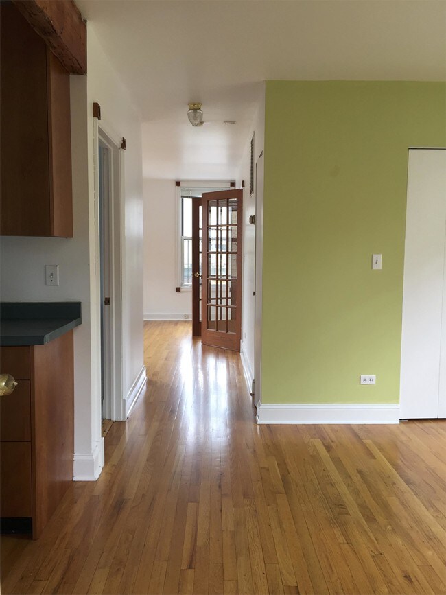 Foto del edificio - 1308 N Greenview Ave