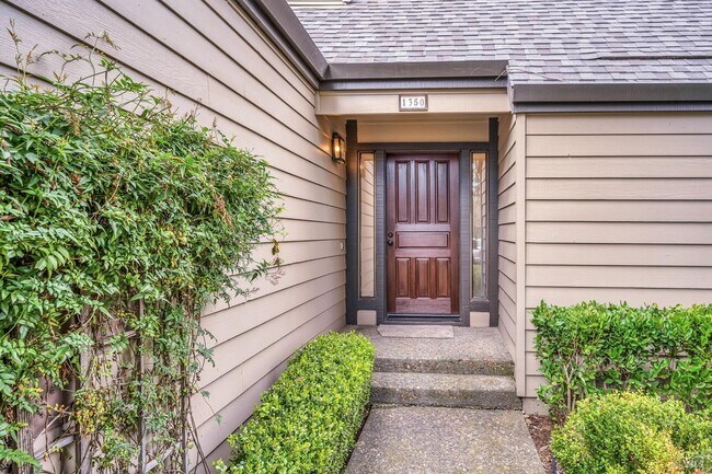 Foto del edificio - 1350 St James Ct