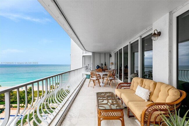 Foto del edificio - 10155 Collins Ave