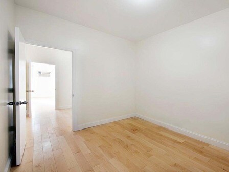 Building Photo - 280 Devoe St