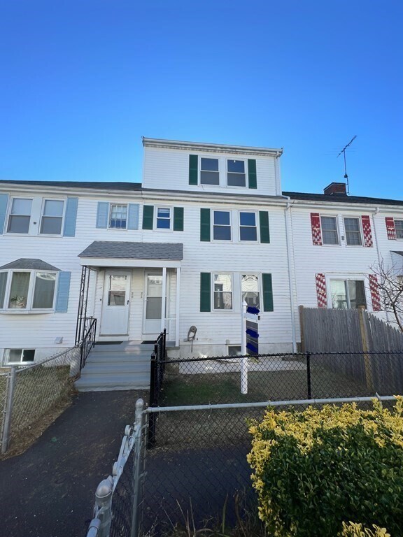 Primary Photo - 32 Keyes St