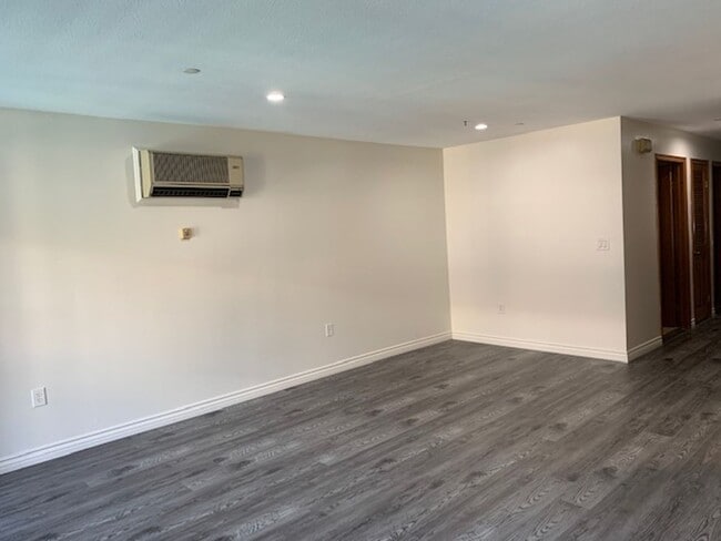 Photo - Los Caballeros #211 Apartment