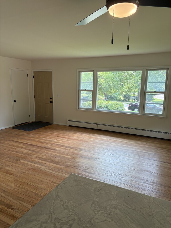 Building Photo - 1502 Steensland Dr