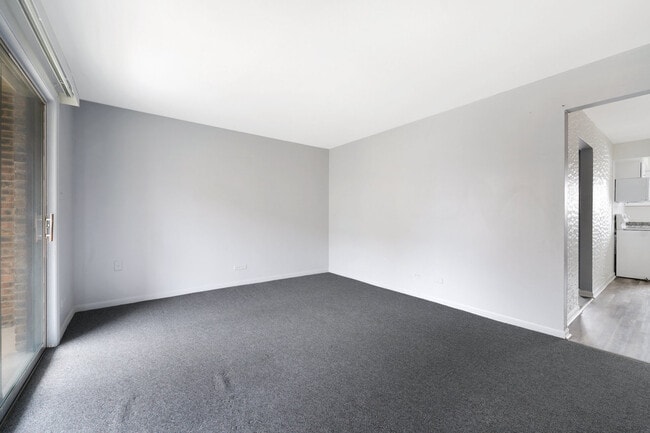 Building Photo - 12510 Vincennes Rd
