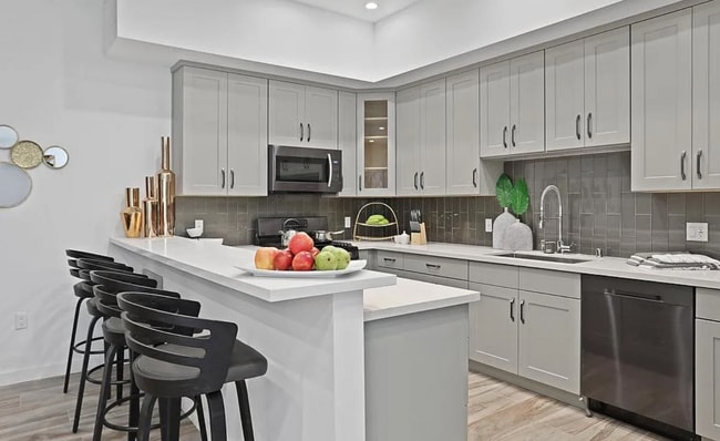 Building Photo - 2323 28th St