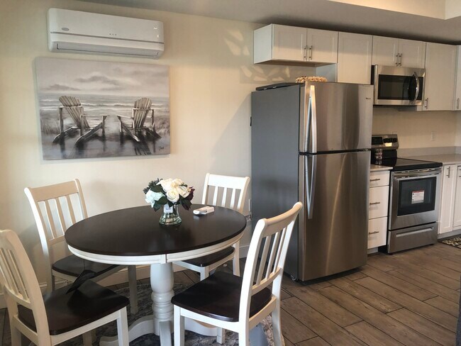 Kitchen - 1727 Meriden Rd