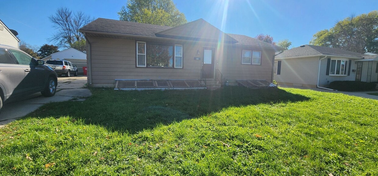 1624 Oakland Ave E, Austin, MN 55912 House Rental in Austin, MN