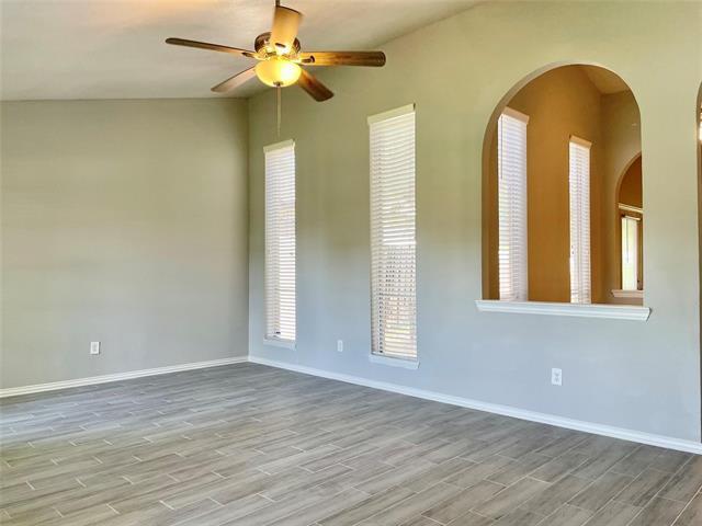 Foto del edificio - 4726 Oakwood Dr