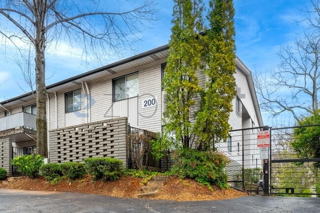 Building Photo - Unit 206