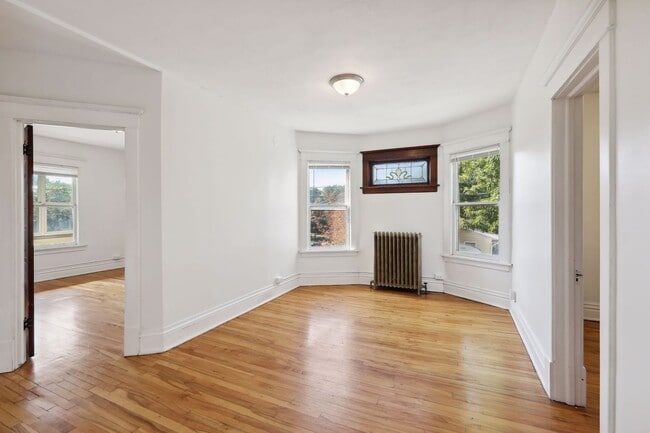 Building Photo - 803-803 5th Ave SE