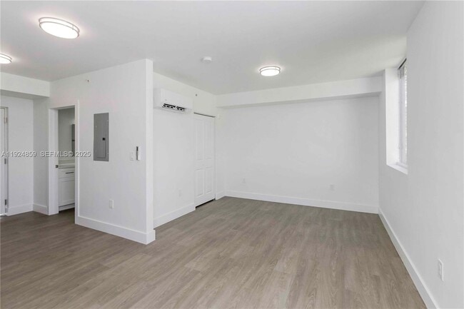 Foto del edificio - 1620 NW 18th St