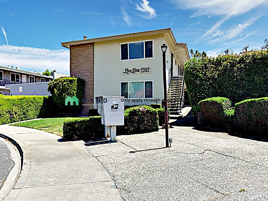 Primary Photo - 2392 Sutter Ave