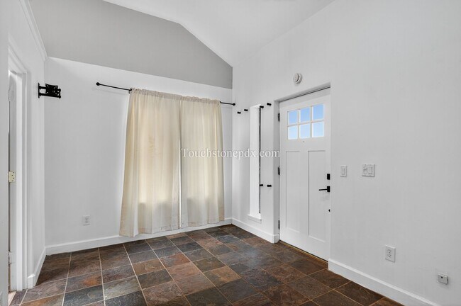 Foto del edificio - 4.5 Acre Dream Home in Oregon City Awaits