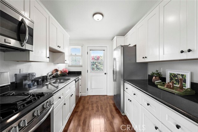 Foto del edificio - 235 E 18th St