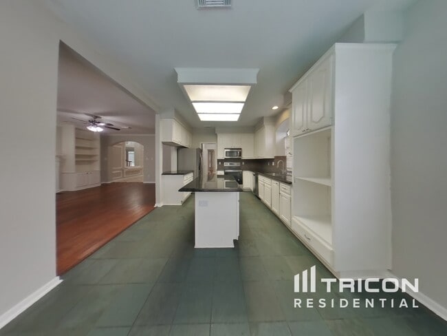 Building Photo - 7302 Emerald Glen Dr