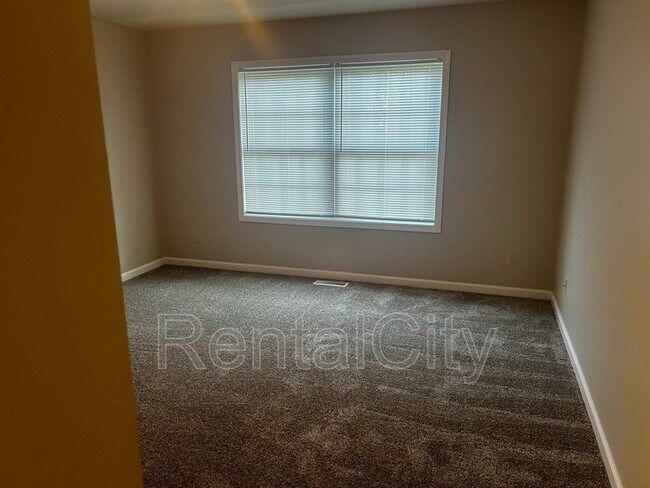 Foto del edificio - 141 Cloverdale St