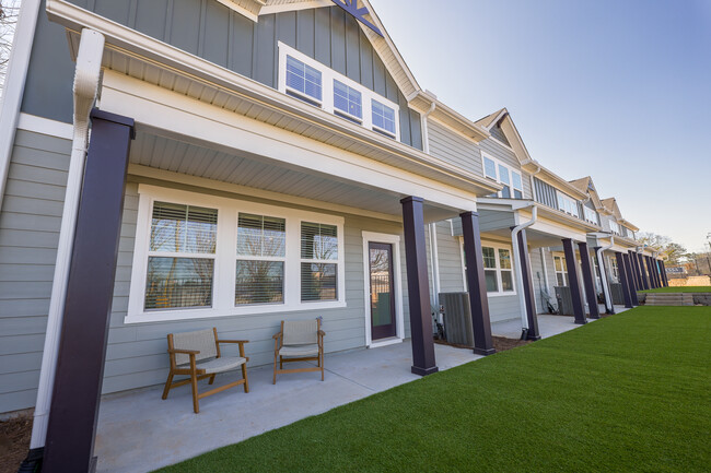 Foto del edificio - Tessa Shallowford Townhomes