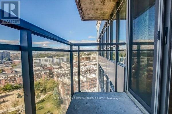 Photo du bâtiment - 38 Joe Shuster Way