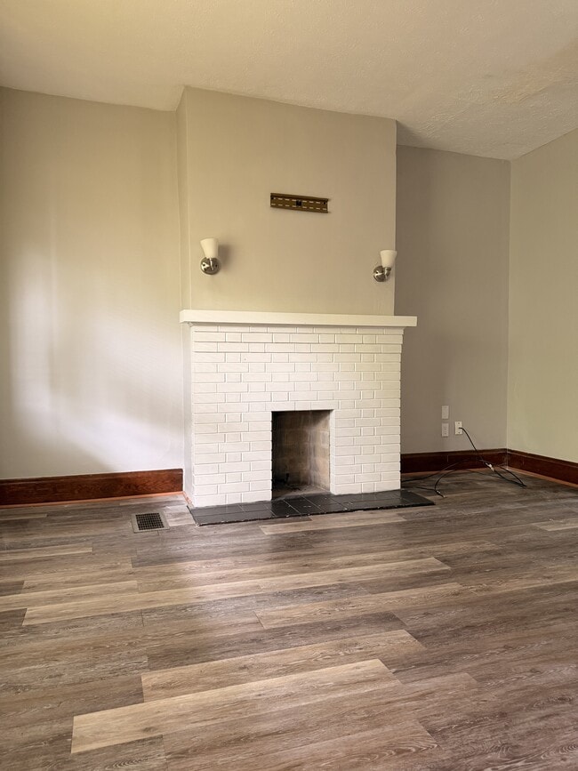 Building Photo - 1740 Minion Ave