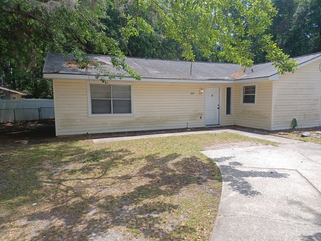 Foto principal - Beautiful 3bd/2ba home ready to rent