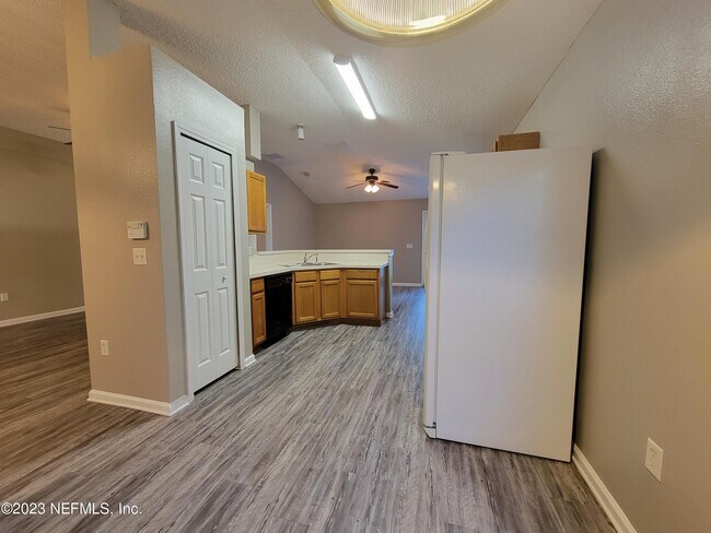 Foto del edificio - 24 Zoeller Ct