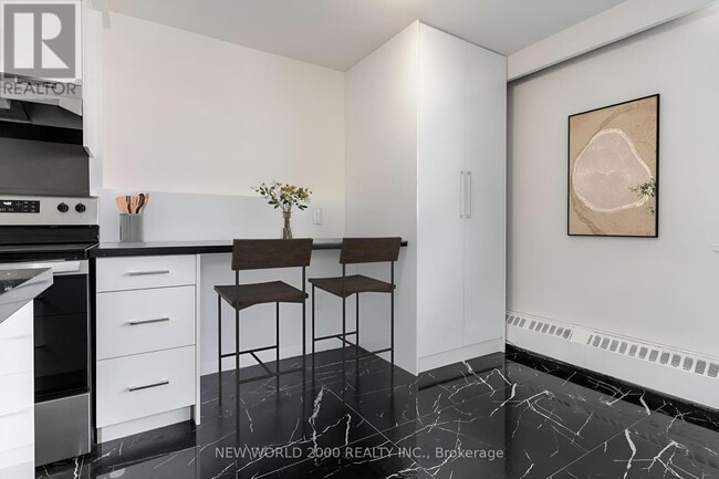 Building Photo - 102-485 EGLINTON Ave