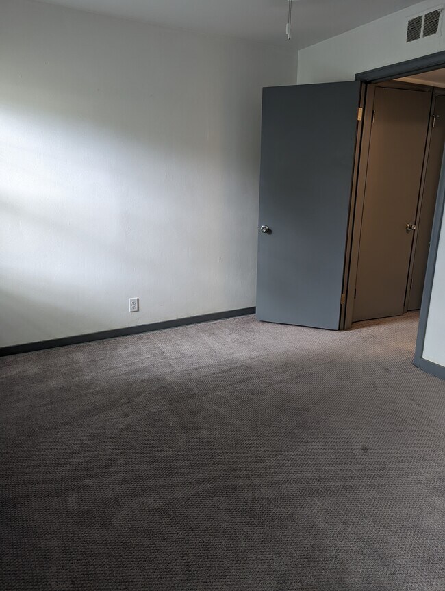 Foto del edificio - 3141 S 48th St