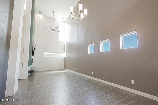 Foto del edificio - 644 Allerton Pkwy