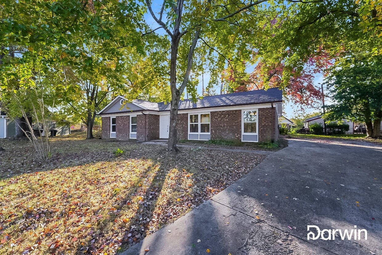 Primary Photo - 1 Judkins Ct, Greensboro, NC 27407