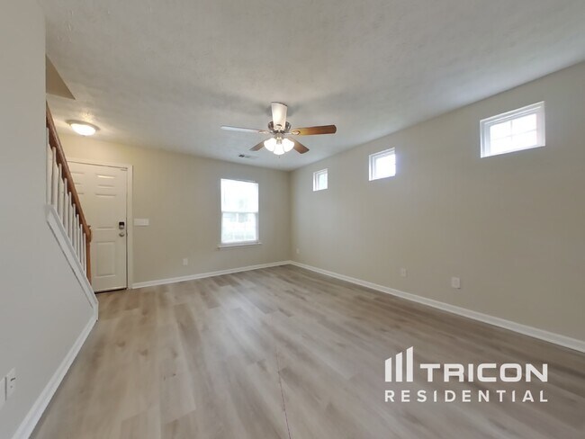 Foto del edificio - 134 Oak Grove Pl