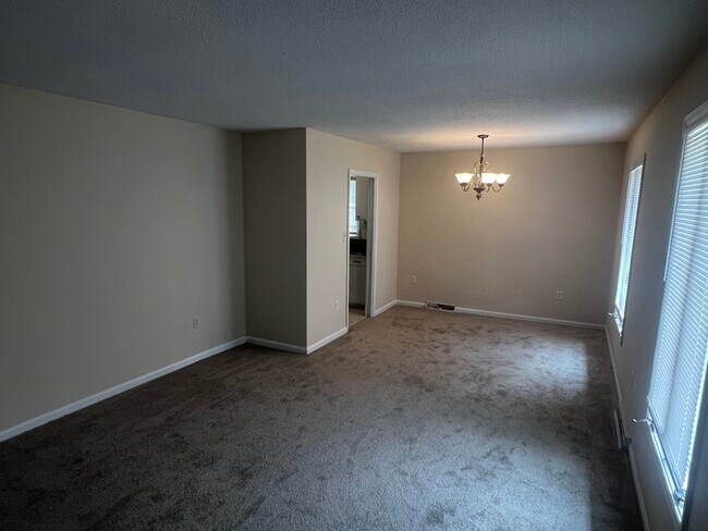 Foto del edificio - 5934 Bluebonnet Rd