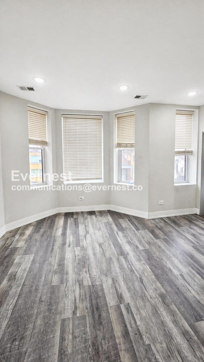 Building Photo - 3527 S Damen Ave