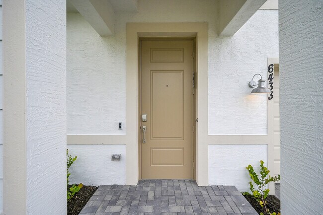 Building Photo - 6433 Spanish Cedar Pl