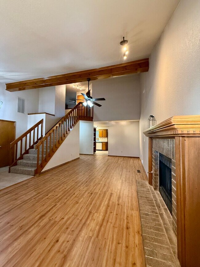 Foto del edificio - Spacious 3 bed, 2.5 Bath 2-story Home in South Okc